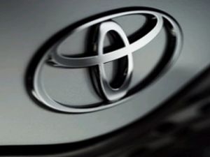 Toyota kârında üçte birlik düşüş yaşadı