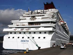 Zenith adlı yolcu gemisi Marmaris'e geldi