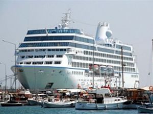 Nautica, 679 turistle birlikte Alanya'ya geldi