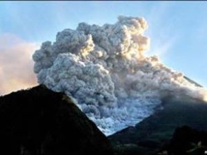 Merapi Yanardağı THY'yi de etkiliyor