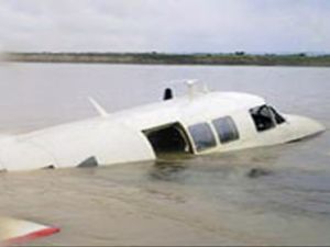 Pilot 13 kişinin hayatını kurtarmayı başardı