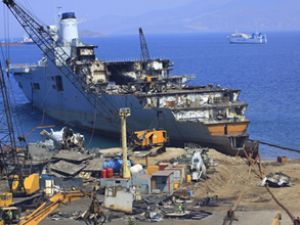 'HMS Invincible' Aliağa'da parçalanıyor
