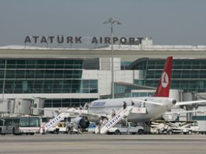 Atatürk Havalimanı'ndan çıkamadılar