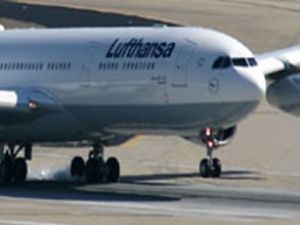 Lufthansa uçağı Mısır uçağına çarpıyordu