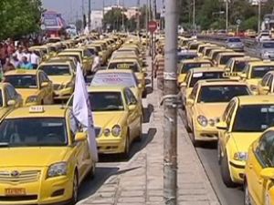 Yunanistan'da taksi şoförleri greve gitti