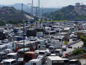 Köprü trafiği şehirlerarası otobüsleri vurdu