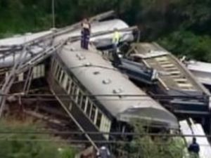 Güney Afrika'da tren kazası: 30 ölü