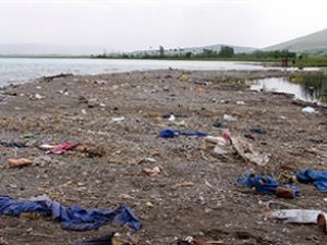 Çanakkale'de deniz temiz plajlar pis!