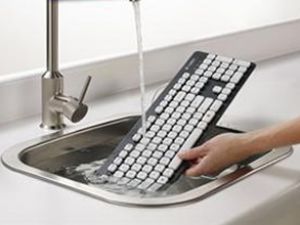 Logitech'den yıkanabilir klavye