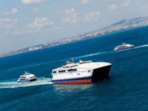 Marmara'da deniz ulaşımına fırtına engeli