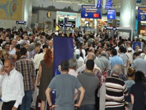 Atatürk Havalimanında Hac yoğunluğu
