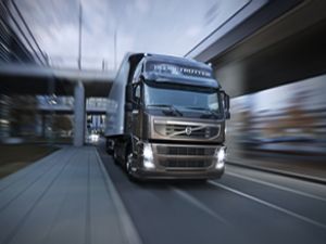 Volvo, 100 kmde 23,88 litre başarısını kutluyor