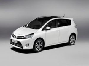 Toyota, yeni modellerini görücüye çıkarıyor