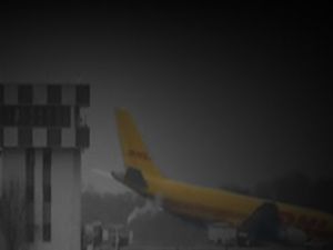 DHL'e ait uçak pistte tutunamadı