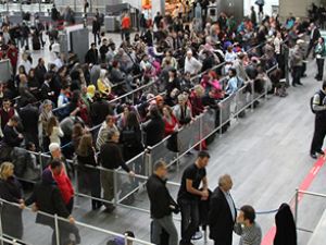 İstanbul'a uçak yağdı, çifte rekor geldi