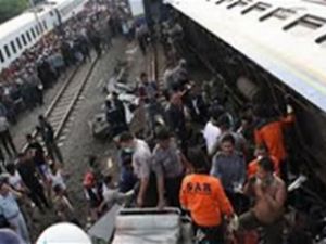 Mısır'da feci tren kazası: ölü 19 yaralı 117