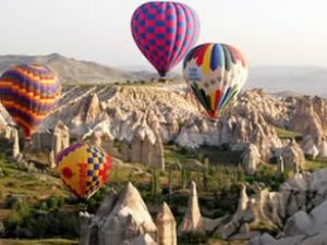 Kapadokya'da balon pilotluğuna büyük ilgi