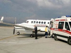 Ambulans uçak ikiz bebekler için havalandı