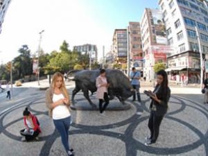 Kadıköy'de sokakta ücretsiz internet keyfi