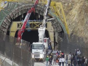 Kars'ta demiryolu inşaatında göçük