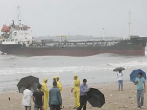 Petrol tankeri Bintan'da karaya oturdu