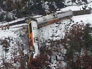 Fransız Alpler'inde tren raydan çıktı: 2 ölü