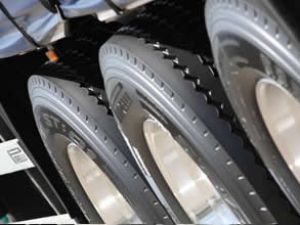 Pirelli'den 'standart dışı' lastik uyarısı