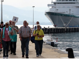 ‘Ms Albatros’, Alanya Limanı'na yanaştı