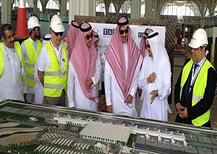 Suudi Prens, Medine Havalimanı projesini ziyaret etti