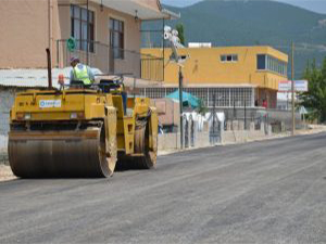 İznik'te çevre yolu için asfalt çalışması başlatıldı