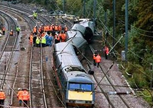 Bangladeş'te tren kazası: 11 ölü