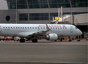 Kanada havalimanında bomba ihbarı
