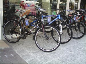 Bisikletin diğer ulaşım türleri ile entegrasyonu sağlanmalı