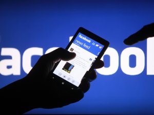 Facebook bağış işine girişti