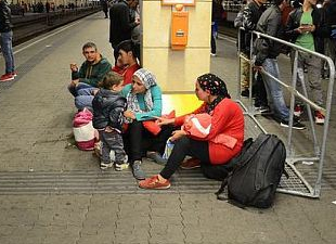 Almanya’ya giden tren seferleri durdu, sığınmacılar Viyana’da kaldı