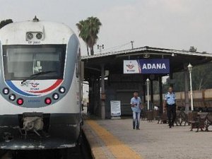 Adana Tren Garı'nda şüpheli paket