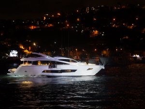 “Boat Show Tekne Defilesi”nde yeni tekneler görücüye çıktı