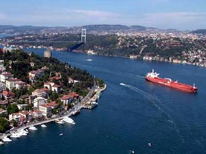 İstanbul Boğazı ve İzmit Körfezi gemi geçişlerine düzenleme