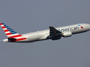 American Airlines Paris uçuşlarını iptal etti