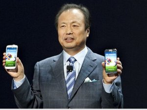 Samsung'un akıllı cep patronu değişti