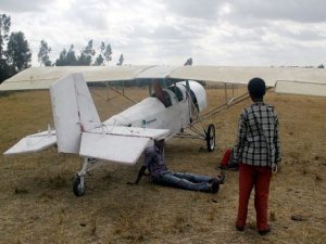 Etiyopyalı mucit kendi uçağını yaptı