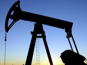 Brent petrolün varil fiyatı 35 dolar seviyelerinde seyrediyor