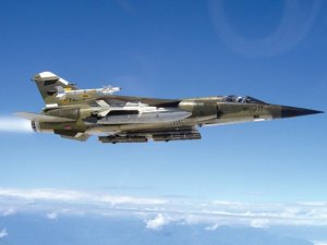 İran Rusya'dan savaş uçağı alacak