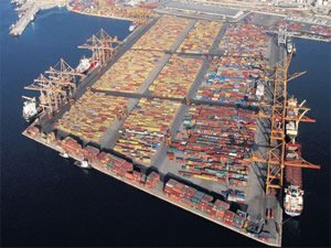 Pire Limanı'nın yüzde 67'si Çinliler'in oluyor