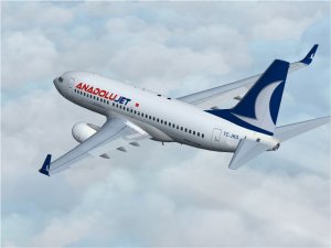 Yıldırım çarpan Anadolujet uçağı Trabzon'a acil indi
