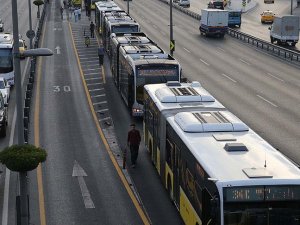 İstanbul'da 'panik butonlu' metrobüsler hizmet vermeye başladı