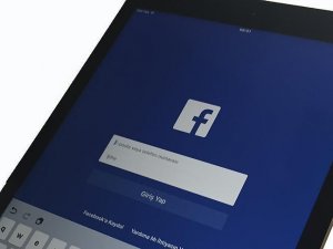 Almanya’da Facebook’a 100 bin avro ceza