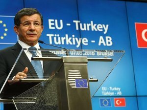 Davutoğlu: Türk vatandaşları için vizesiz seyahatin haziran sonunda başlamasını talep ettik