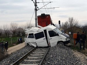 Malatya'da hemzemin geçitte kaza: 1 ölü, 16 yaralı