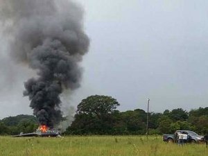 Kolombiya'da polis helikopteri düşürdüler